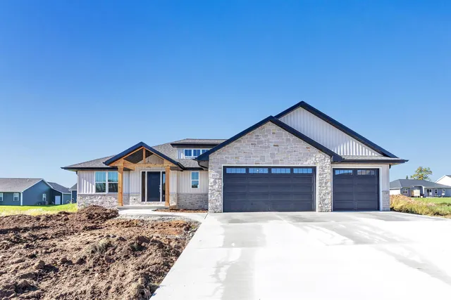 $599,900 | 2521 Beasle Court, De Pere, WI 54115