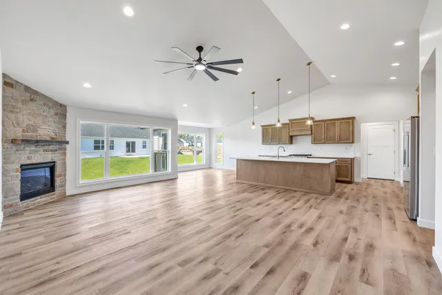 $599,900 | 2521 Beasle Court, De Pere, WI 54115