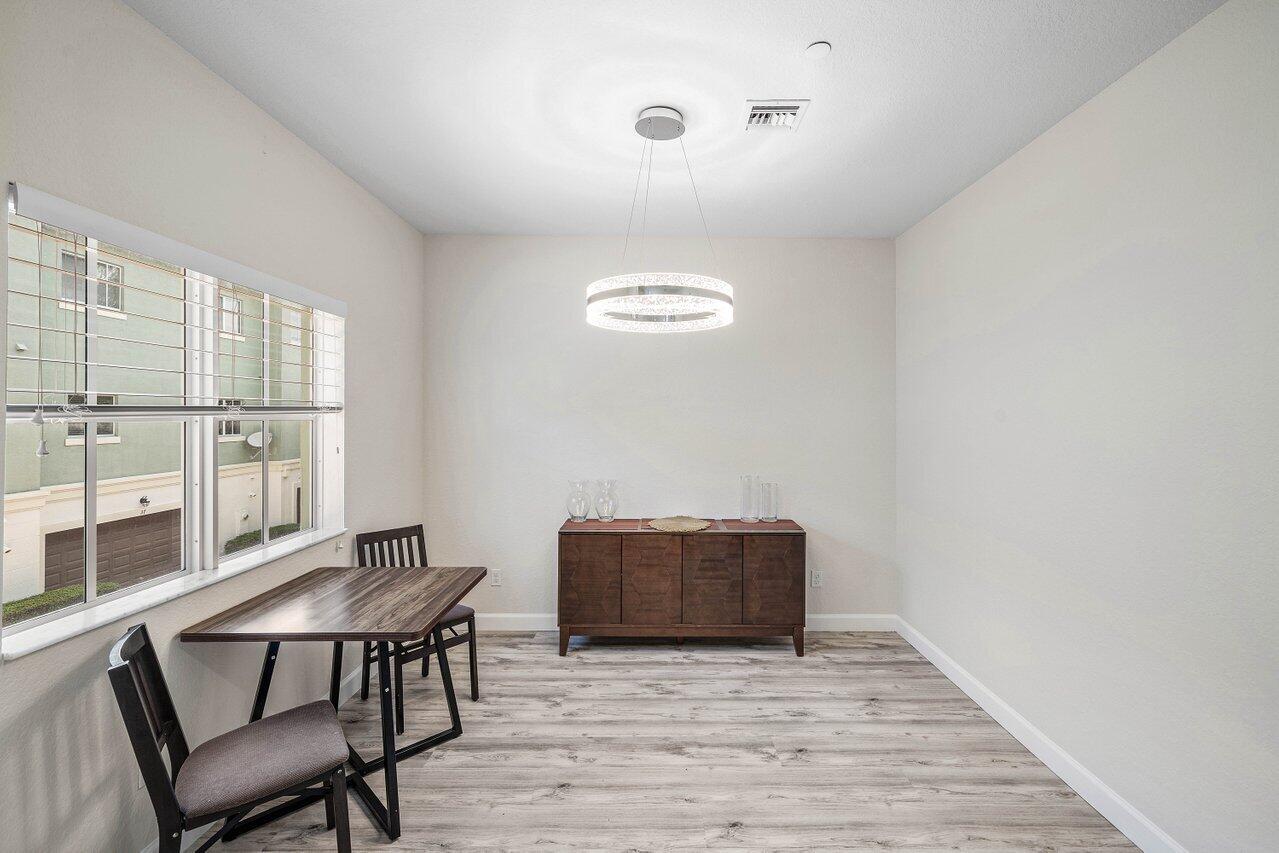 48 Northwest Hawthorne Place Boca Raton, FL 33432 - Photo 16 of 35 Dining Area