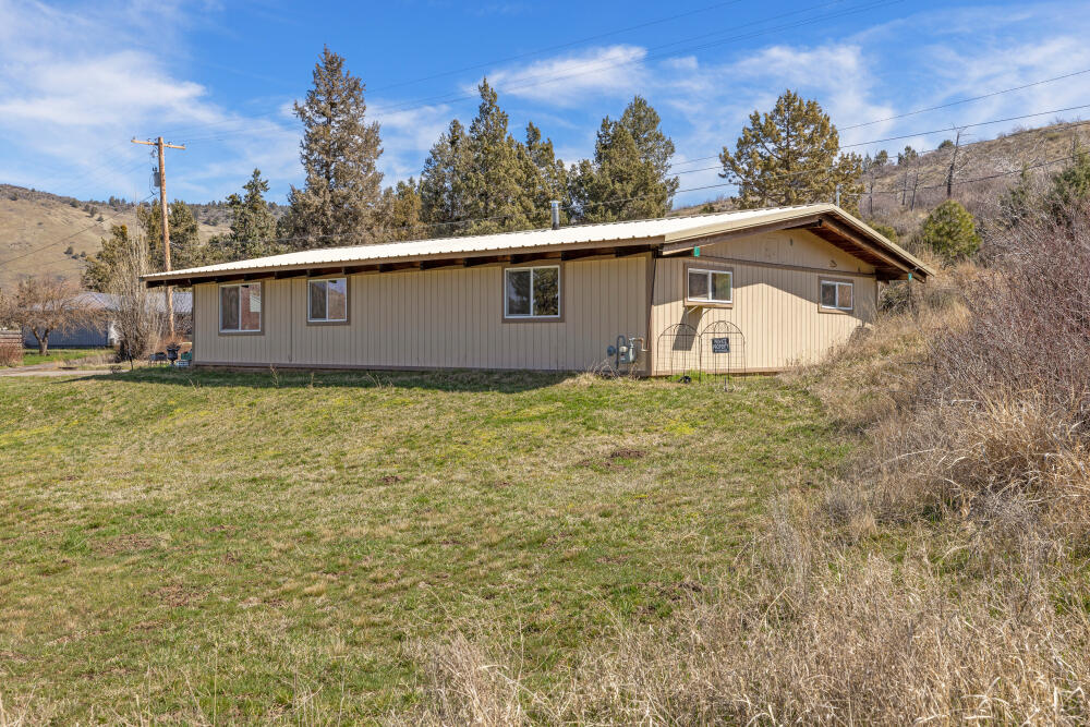 4811 Wocus Road Klamath Falls, OR 97601 - Photo 37 of 44 4811WocusRd-45