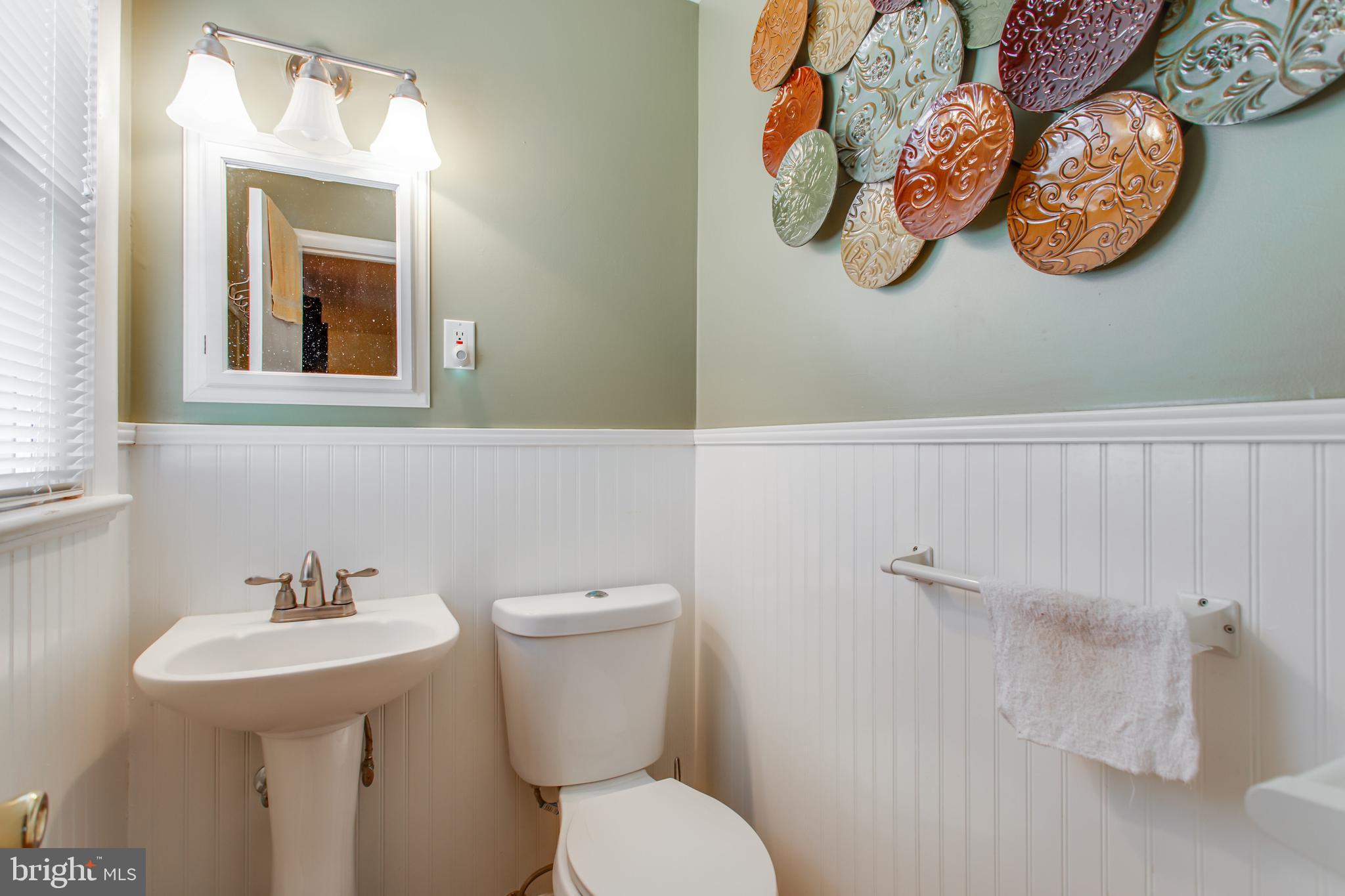 2784 Moran Drive Waldorf, MD 20601 - Photo 17 of 65 a bathroom with a toilet and a sink