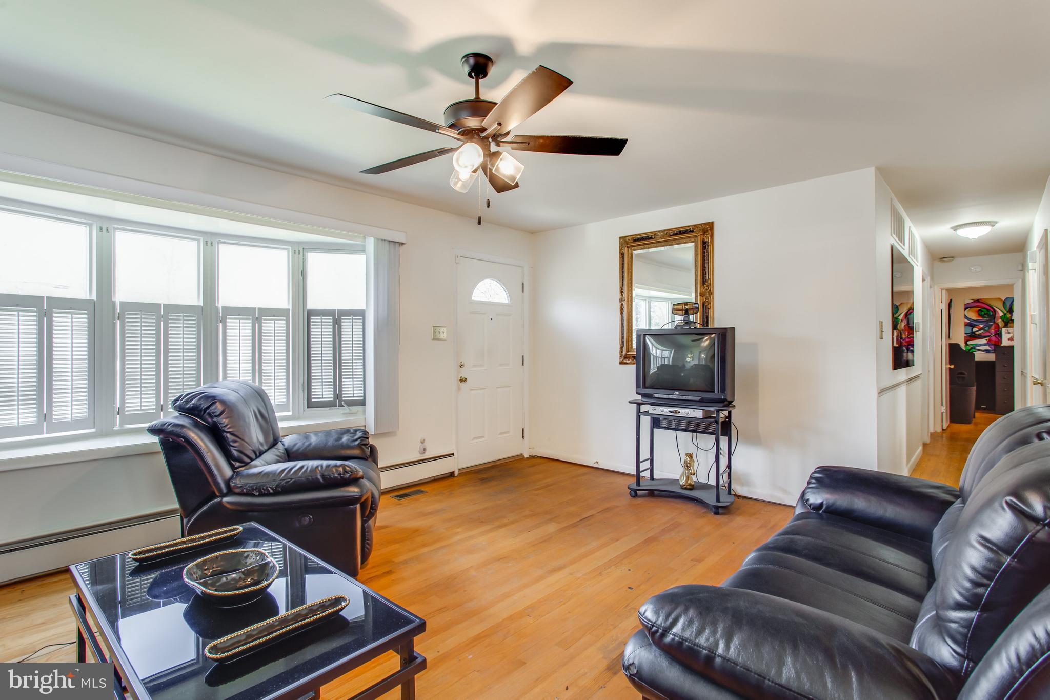 2784 Moran Drive Waldorf, MD 20601 - Photo 2 of 65 a living room with furniture and a window