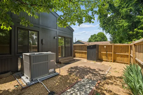 $319,900 | 520 Doral Country Drive, Nashville, TN 37221