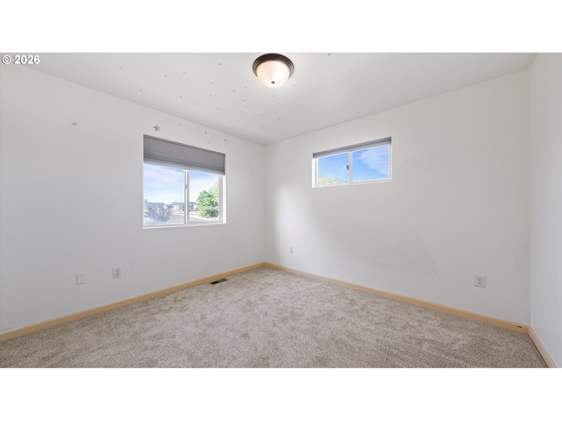 101 Southwest Falcon Court Boardman, OR 97818 - Photo 14 of 27