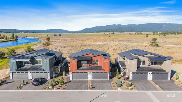 $504,900 | 24 Bridger Street, Cascade, ID 83611
