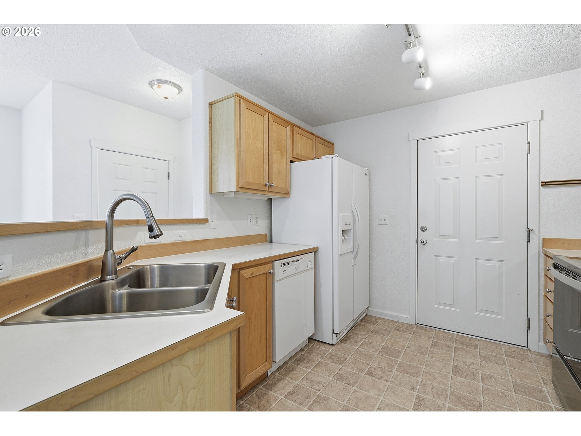 14635 Southwest Beard Road, Unit 102 Beaverton, OR 97007 - Photo 13 of 29