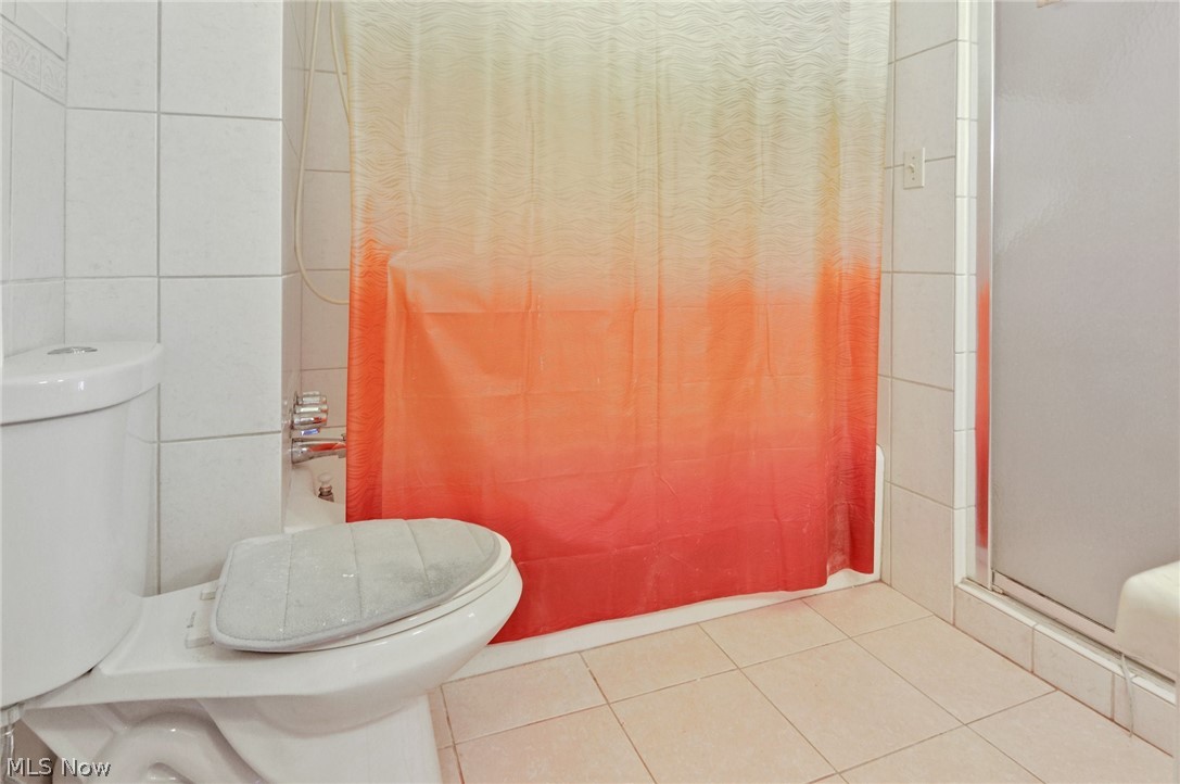 2583 Fenwick Road Cleveland, OH 44118 - Photo 18 of 23 Gallery Image 18