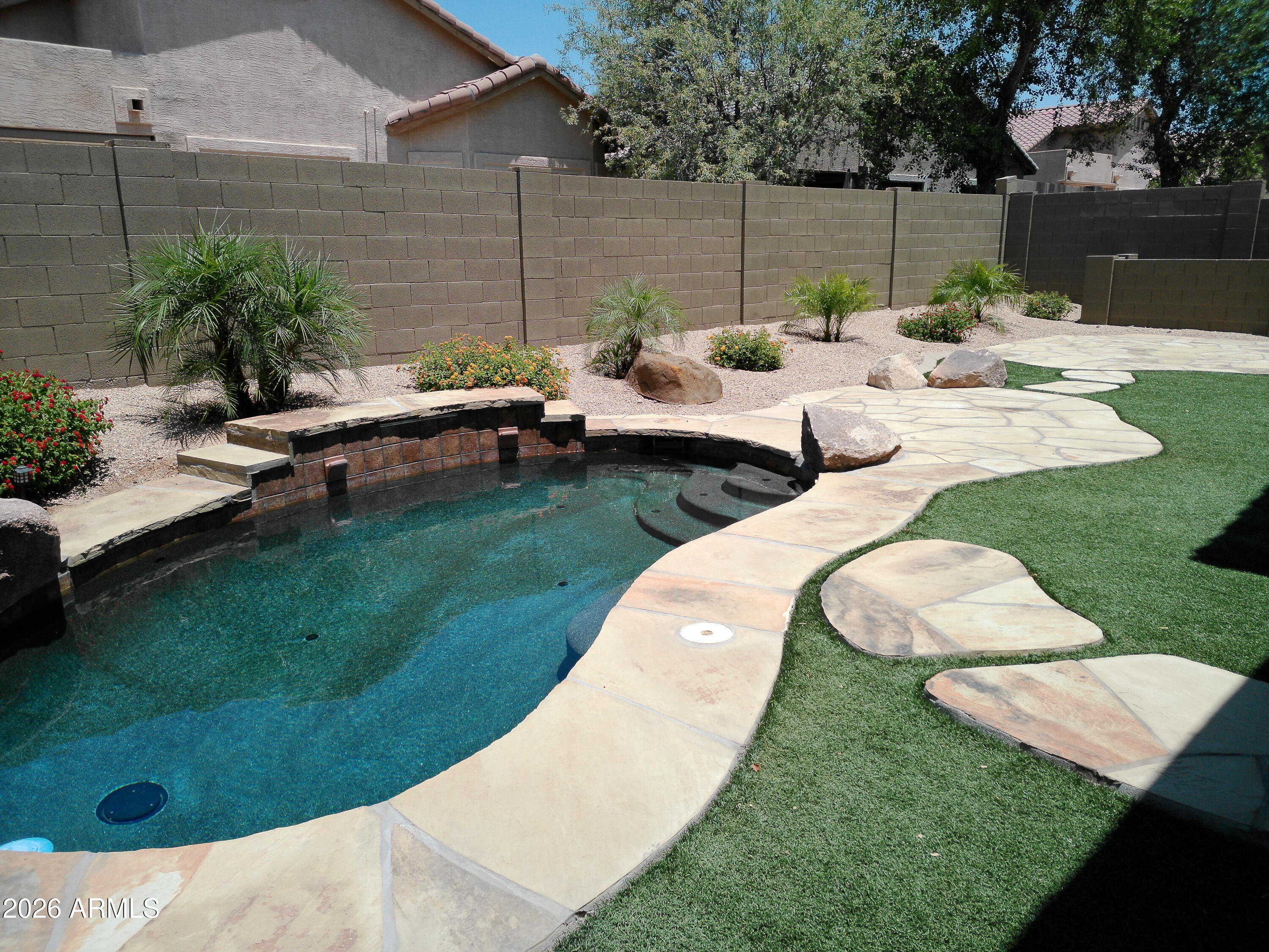 3018 West Sentinel Rock Road Phoenix, AZ 85086 - Photo 8 of 16