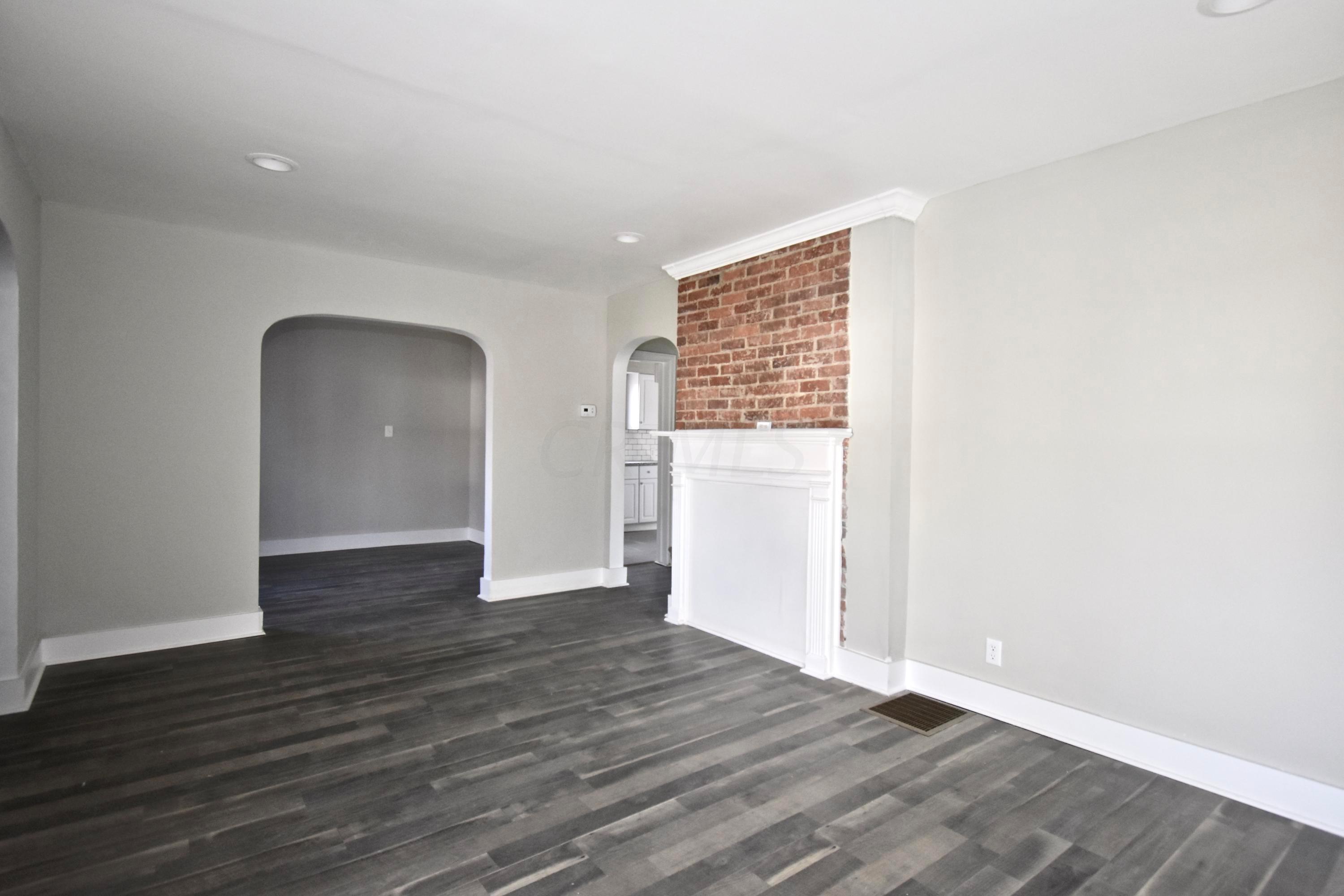 1805 Kent Street Columbus, OH 43205 - Photo 4 of 33