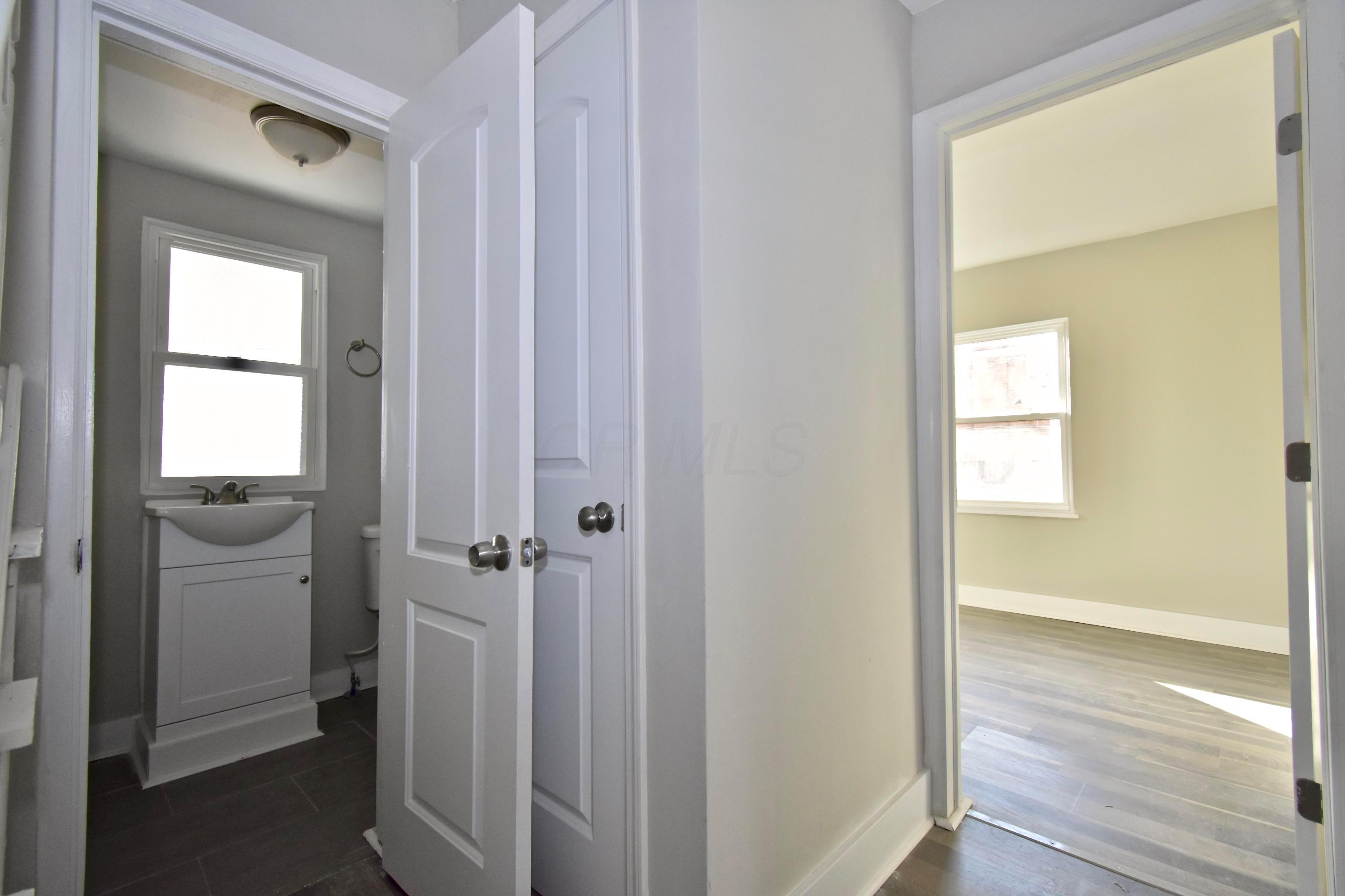 1805 Kent Street Columbus, OH 43205 - Photo 7 of 33