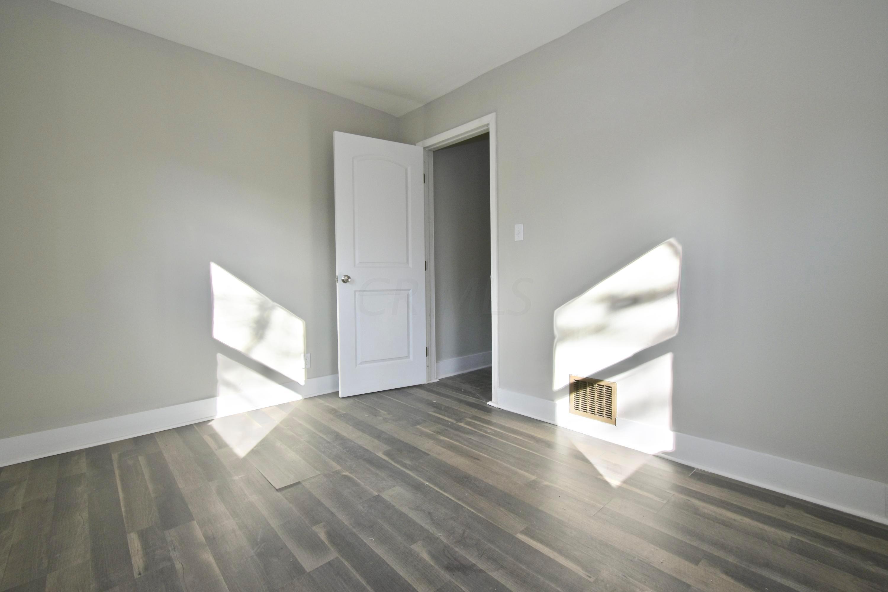 1805 Kent Street Columbus, OH 43205 - Photo 9 of 33
