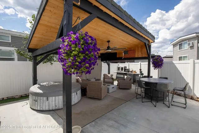 $233,000 | 925 Whiffle Tree Drive, Star Valley Ranch, WY 83127