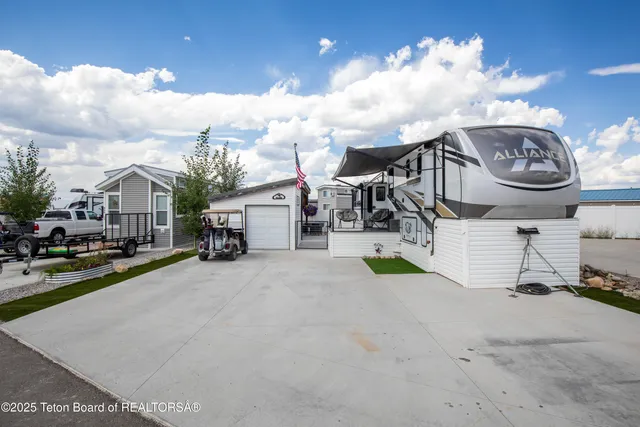 $233,000 | 925 Whiffle Tree Drive, Star Valley Ranch, WY 83127