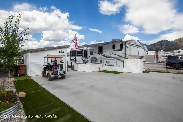 $233,000 | 925 Whiffle Tree Drive, Star Valley Ranch, WY 83127