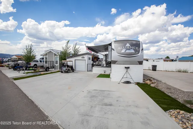 $233,000 | 925 Whiffle Tree Drive, Star Valley Ranch, WY 83127