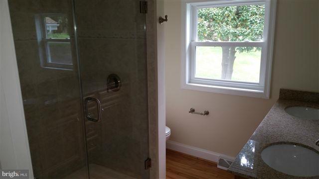 5122 West Penfield Road Columbia, MD 21045 - Photo 15 of 27 Bath (Master)
