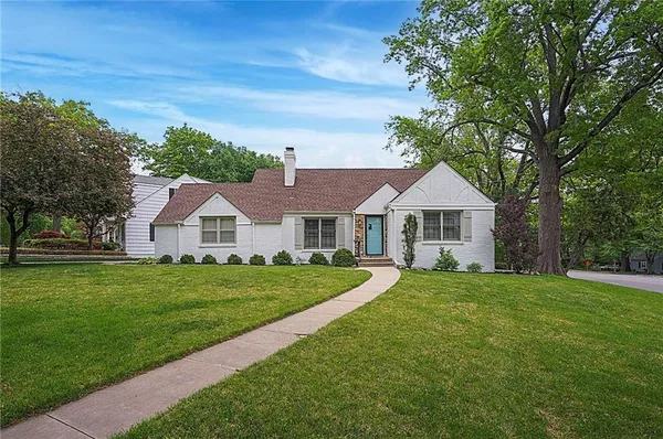 $549,900 | 5401 Canterbury Road, Fairway, KS 66205