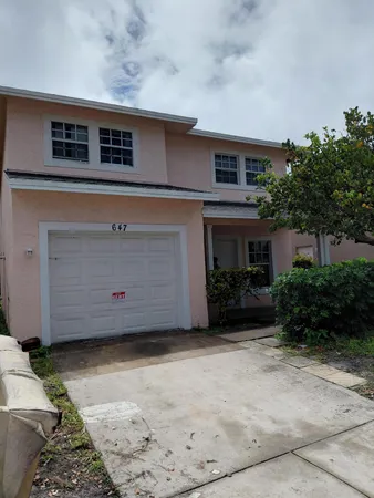 $2,800 | 647 Latona Avenue, Lake Worth Beach, FL 33460