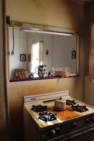a view of utility room