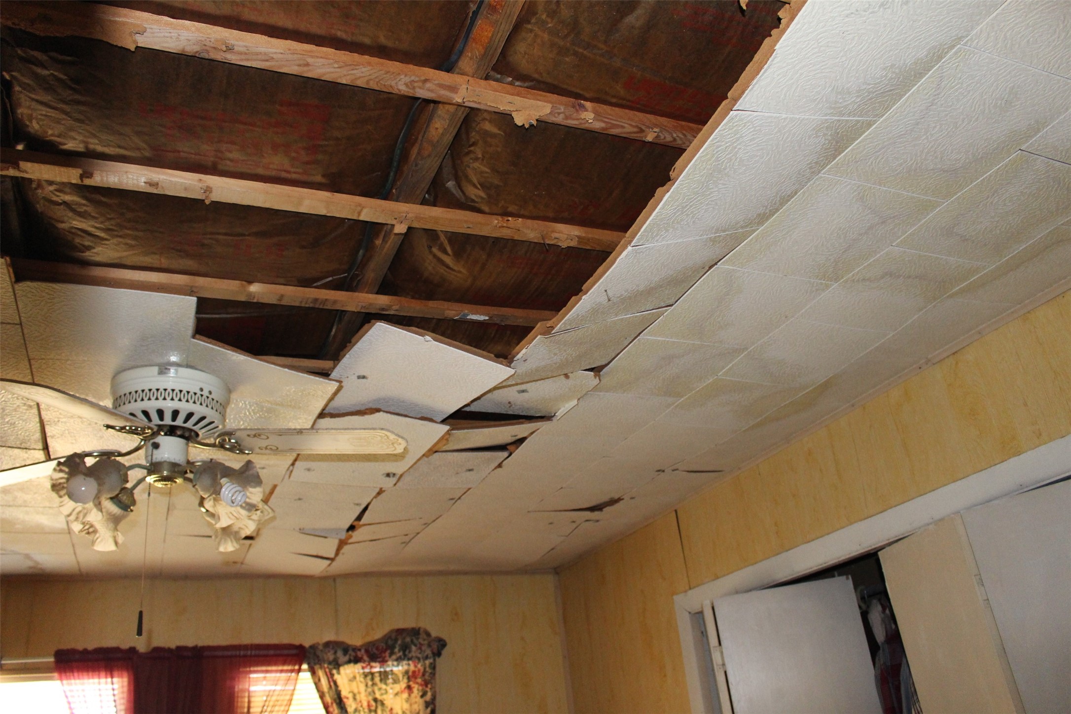 312 North Howard Street Grapeland, TX 75844 - Photo 23 of 29 a view of utility room