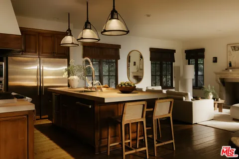 $8,000,000 | 1046 North Norman Place, Los Angeles, CA 90049