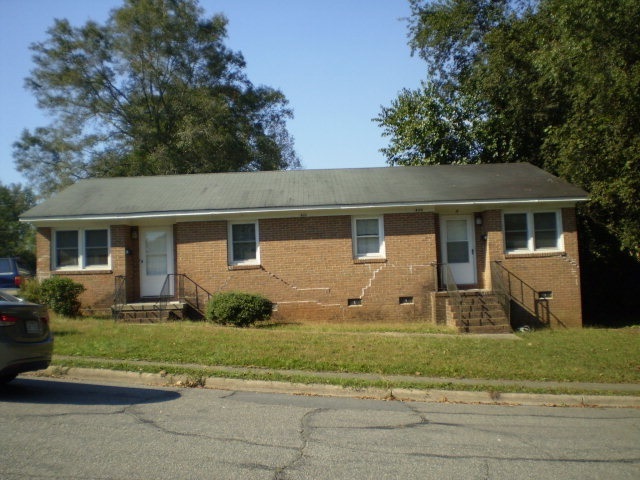464 Hawthorne Avenue Rockingham, NC 28379 - Photo 1 of 1 Primary Photo
