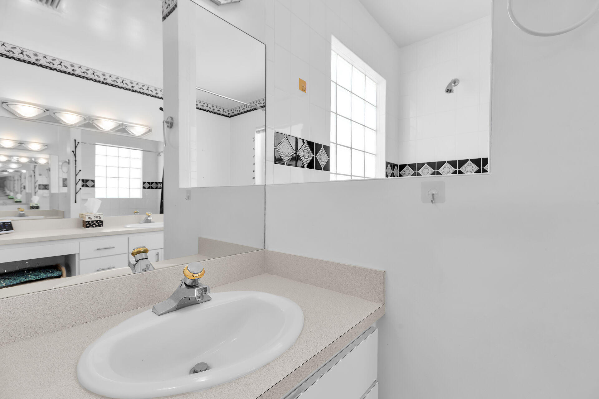 91 Ave G Marathon, FL 33050 - Photo 14 of 53 Master Bath
