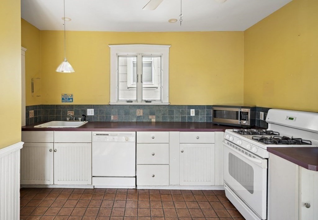 116 School Street Somerville, MA 02143 - Photo 12 of 21