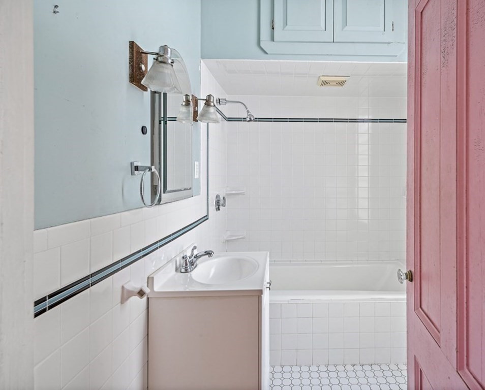 116 School Street Somerville, MA 02143 - Photo 18 of 21