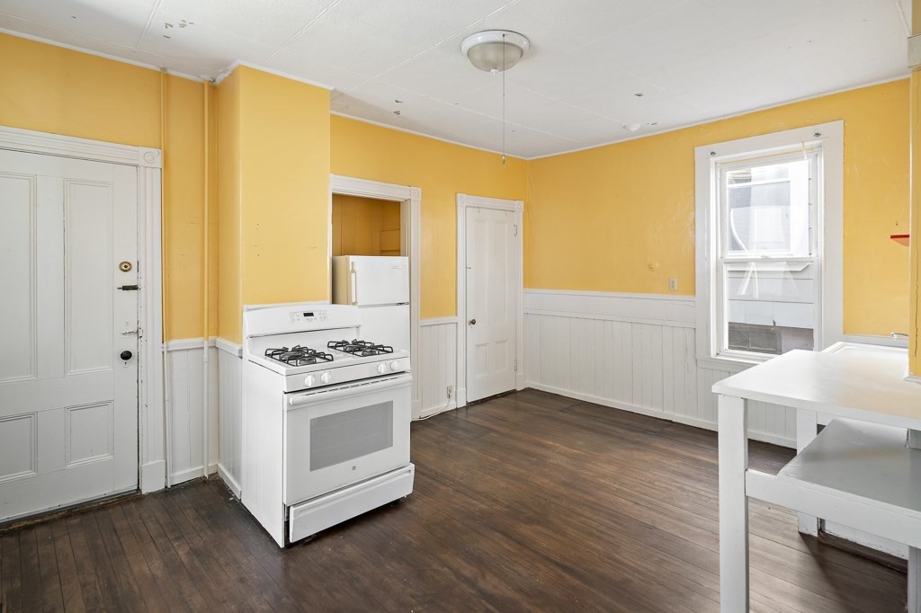 116 School Street Somerville, MA 02143 - Photo 5 of 21