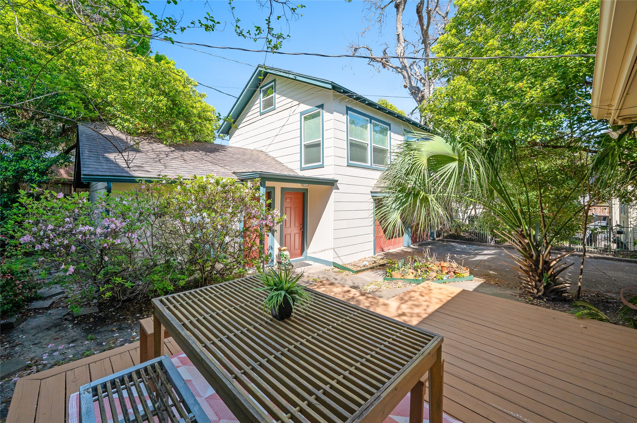 1534 Harold Street Houston, TX 77006 - Photo 30 of 41 a view of backyard with a deck