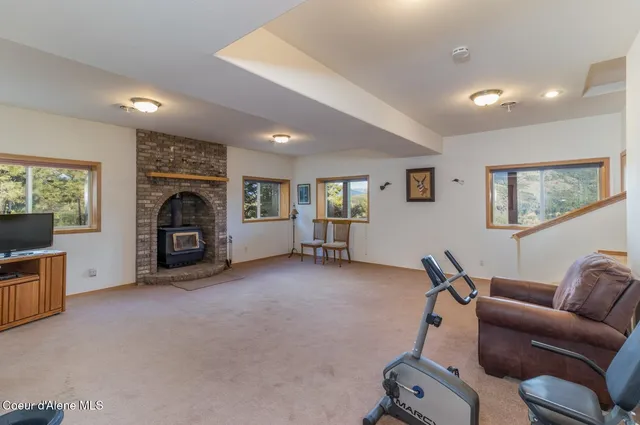 $798,000 | 935 French Point Drive, Bonners Ferry, ID 83805