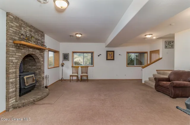 $798,000 | 935 French Point Drive, Bonners Ferry, ID 83805