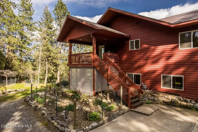 $798,000 | 935 French Point Drive, Bonners Ferry, ID 83805