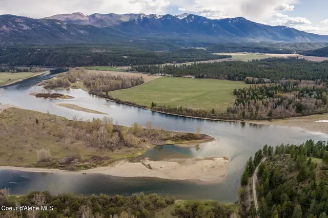 $798,000 | 935 French Point Drive, Bonners Ferry, ID 83805