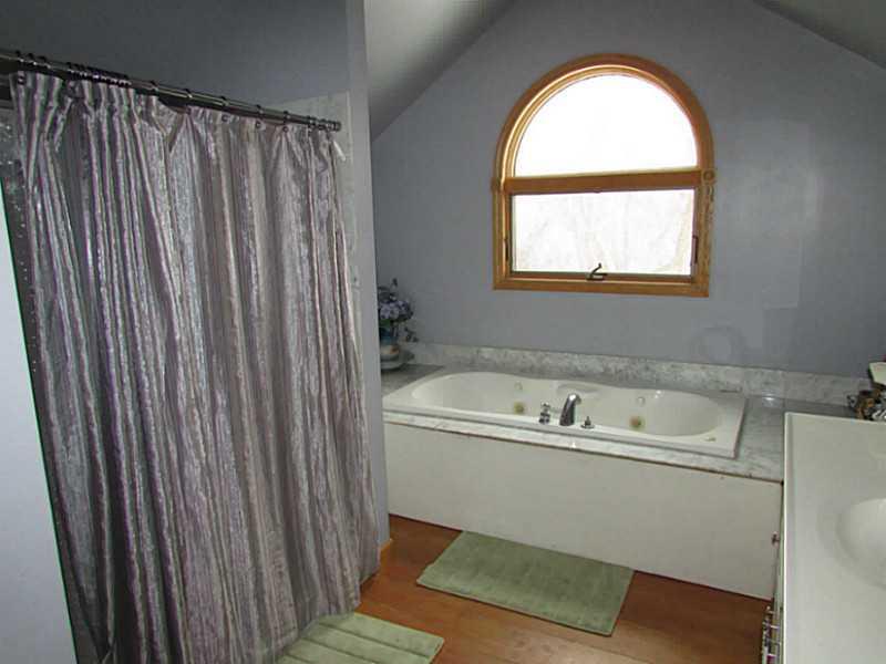 2262 Ridge Road McKeesport, PA 15135 - Photo 13 of 25 Master Bath/Spa.