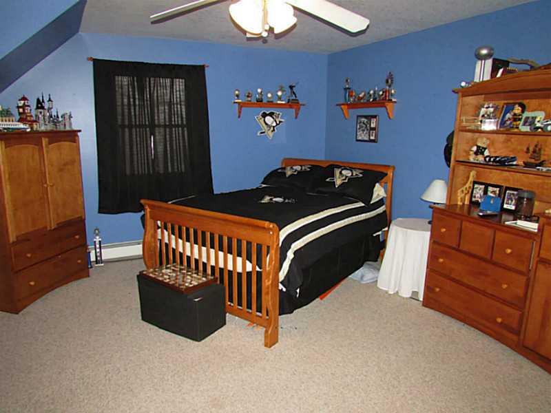 2262 Ridge Road McKeesport, PA 15135 - Photo 15 of 25 Bedroom.
