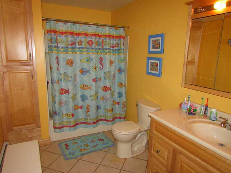 2262 Ridge Road McKeesport, PA 15135 - Photo 17 of 25 Full Bath.