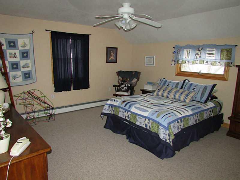 2262 Ridge Road McKeesport, PA 15135 - Photo 18 of 25 Bedroom.