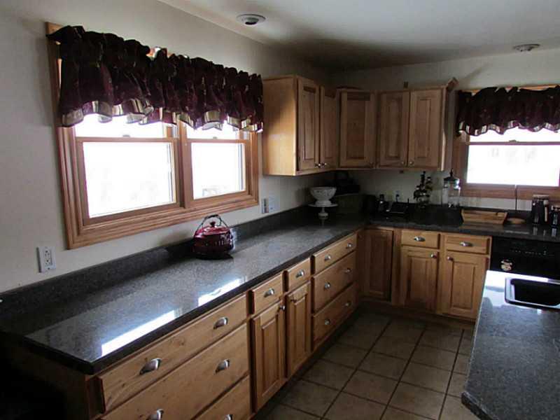 2262 Ridge Road McKeesport, PA 15135 - Photo 5 of 25 Kitchen.