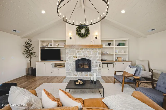 $2,249,000 | 6520 North Colfax Street, Dalton Gardens, ID 83815