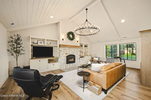 $2,249,000 | 6520 North Colfax Street, Dalton Gardens, ID 83815