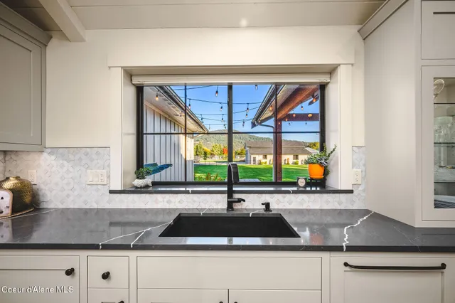 $2,249,000 | 6520 North Colfax Street, Dalton Gardens, ID 83815