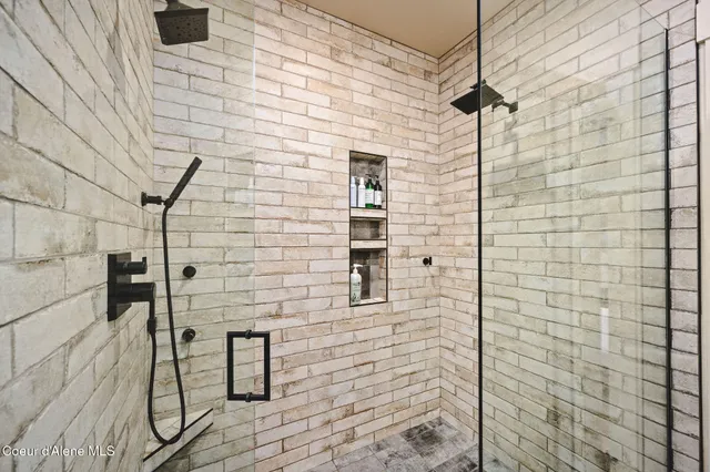 $2,249,000 | 6520 North Colfax Street, Dalton Gardens, ID 83815