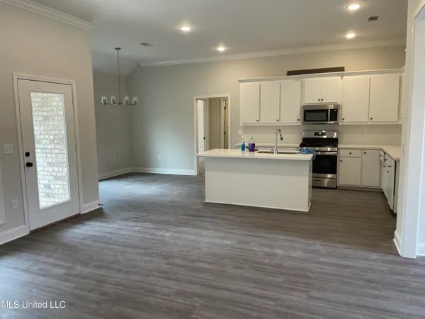 $329,999 | 102 Jasmine Cove Drive, Brandon, MS 39042