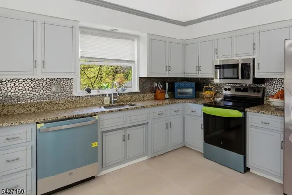 $699,000 | 41 Crescent Drive South, Andover, NJ 07821