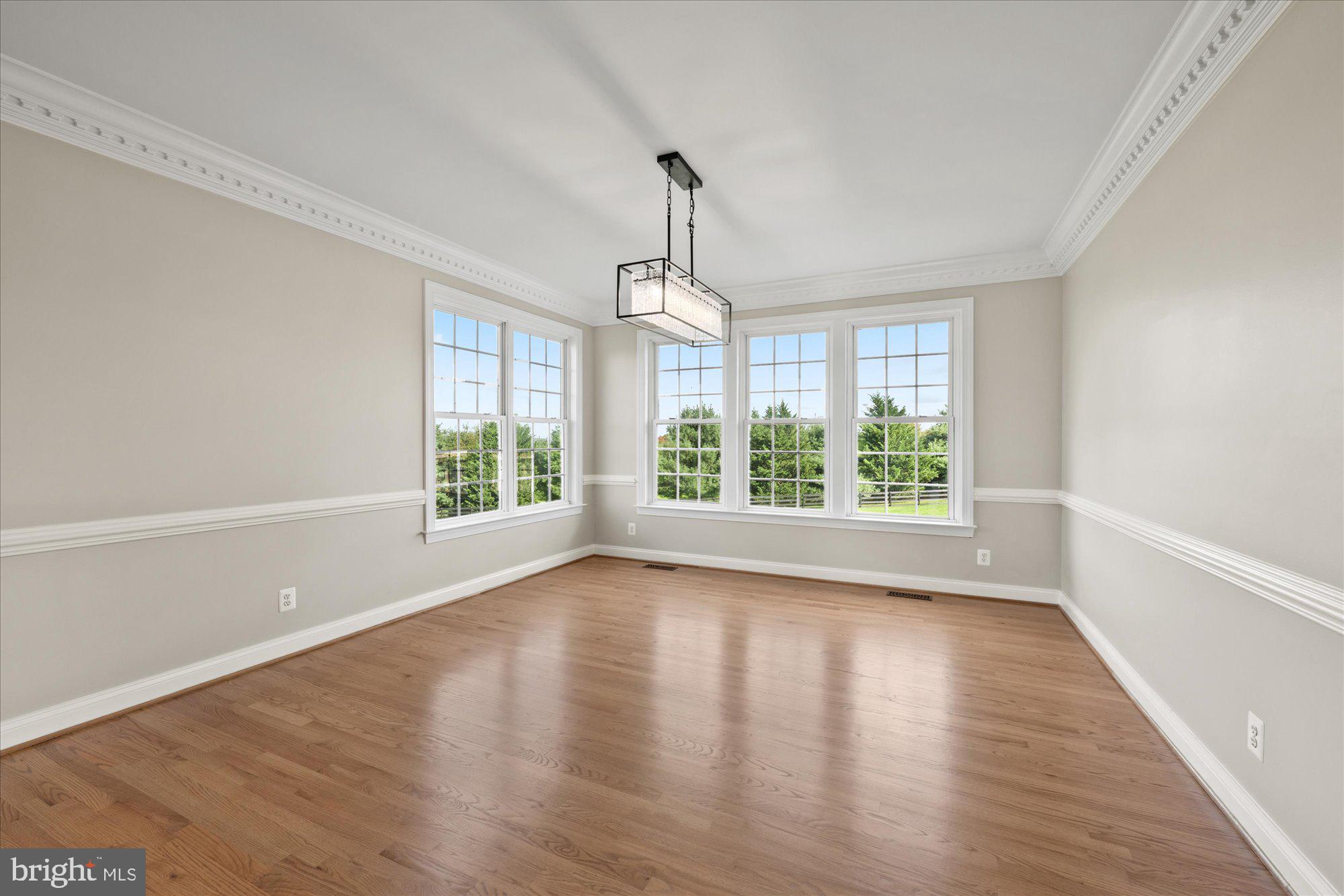 37957 Piggott Bottom Road Purcellville, VA 20132 - Photo 12 of 85 Light Filled Dining Room
