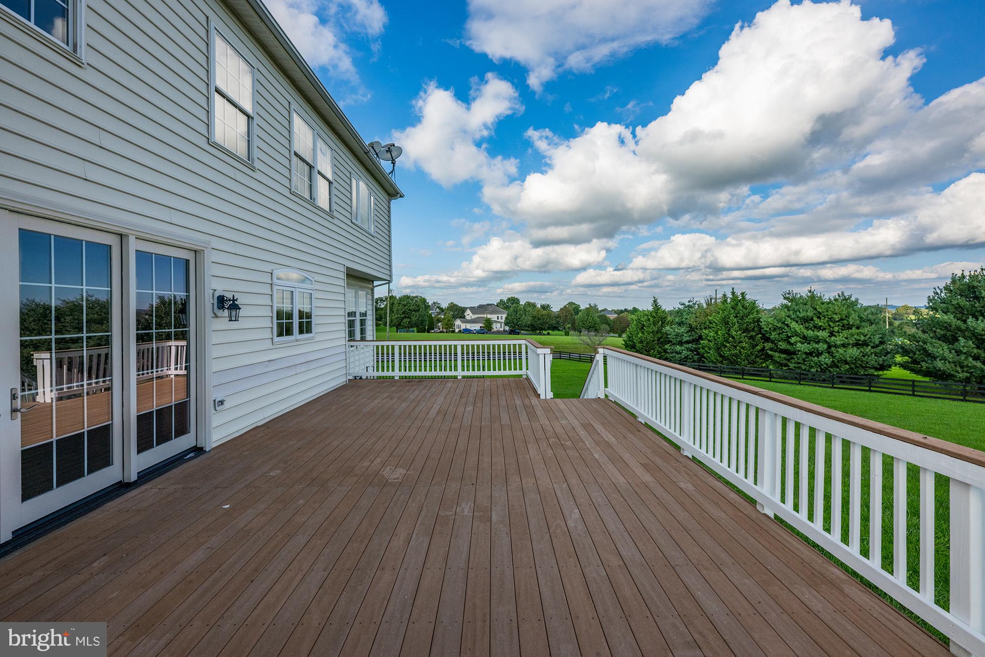 37957 Piggott Bottom Road Purcellville, VA 20132 - Photo 46 of 85 Very Large, TREX Deck