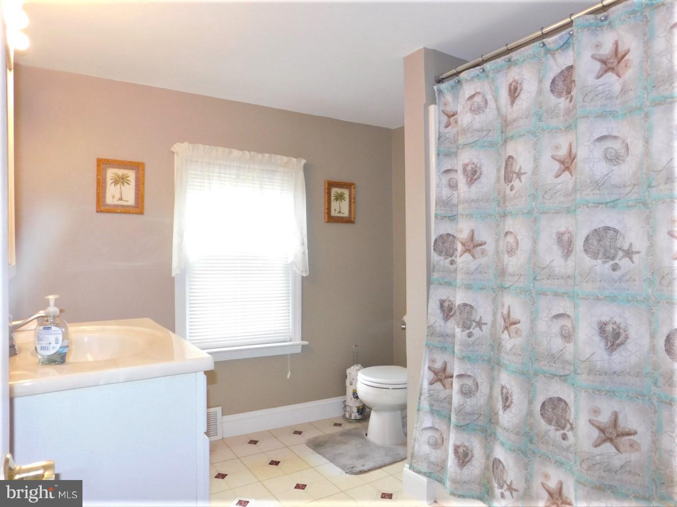 1640 Almonesson Road Woodbury, NJ 08096 - Photo 14 of 20 Spacious bathroom with newer vanity