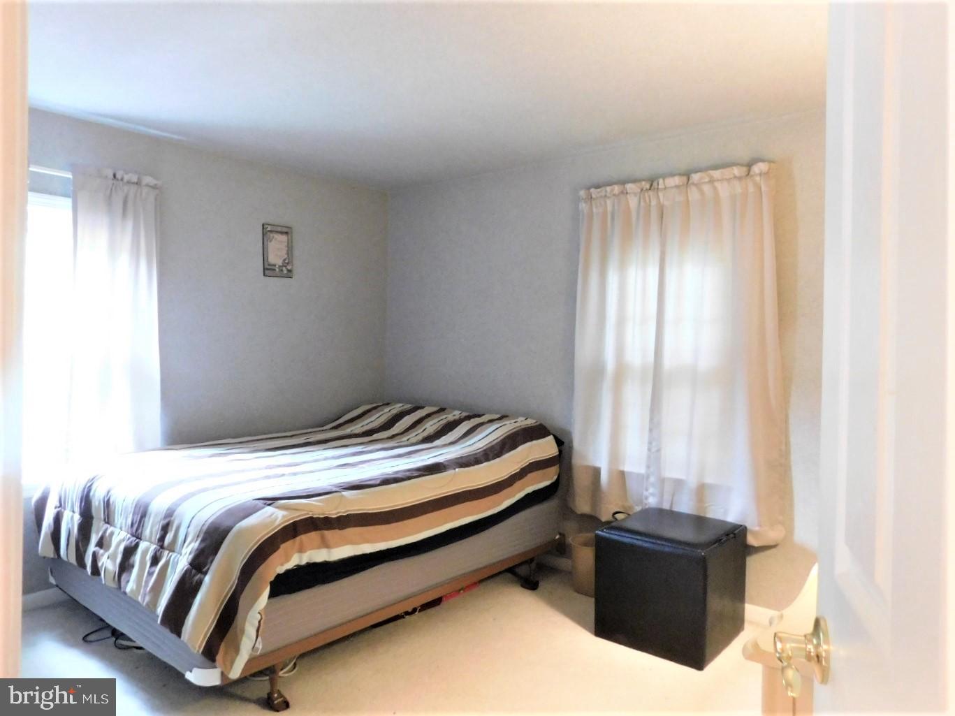 1640 Almonesson Road Woodbury, NJ 08096 - Photo 17 of 20 Nice size 2nd bedroom.